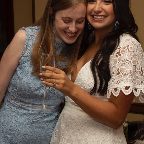 White lacy dress. Size medium. - Picture 6 of 6